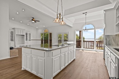 Discover the ultimate lakeside retreat at this stunning property - photo 12