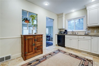 Updated Cape Cod in the highly sought-after Cobb's Hill - photo 14