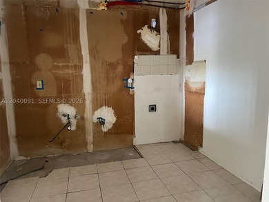 An excellent opportunity to customize a residence or investment - photo 17