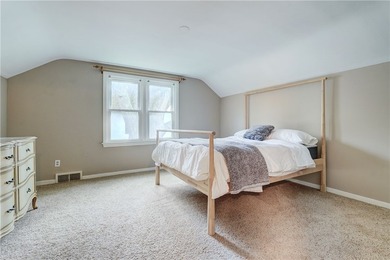 Updated Cape Cod in the highly sought-after Cobb's Hill - photo 22
