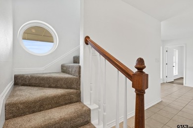 Discover the ultimate lakeside retreat at this stunning property - photo 26