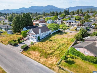 Water view lot, ready to build, with water/sewer/power already - photo 9