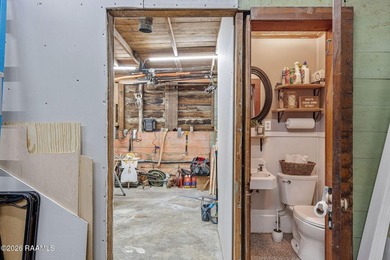Welcome to this exceptional multi-use property located on a - photo 31