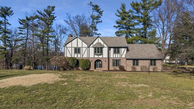 (private lake, pond, creek) Home Sale Pending in Evansville Indiana