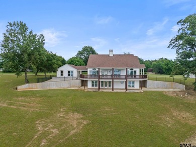 Discover the ultimate lakeside retreat at this stunning property - photo 35