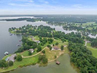 Discover the ultimate lakeside retreat at this stunning property - photo 40
