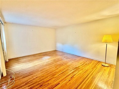 Windsor Terrace - Spacious 2 Bedroom Co-op approx. 1000 sq feet - photo 4