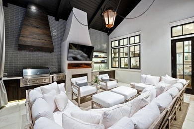 Pristine architectural design resembling the courtyard homes of - photo 7