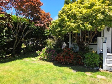 Turn-of-the-Century Charm with Ocean Views & Income - photo 4
