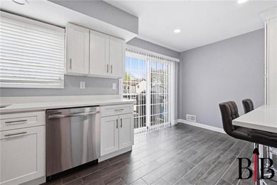 Absolutely nothing to do but move in! This well maintained and - photo 8