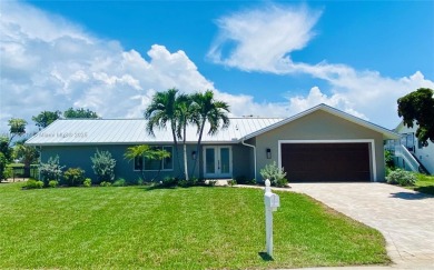 Lake Home For Sale in Other City - In The State Of Florida, Florida