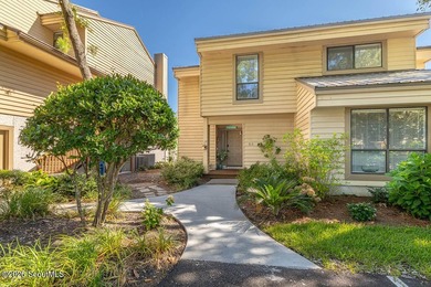Coastal lifestyle with marsh views forever , this exquisite end - photo 4
