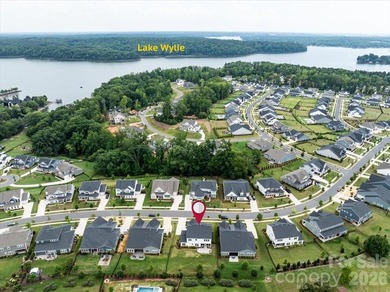 Welcome to 222 Lanyard Lane in the highly sought-after McLean - photo 5