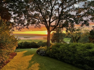 Welcome to your dream retreat at 11 Sheperds Way in one of the - photo 4