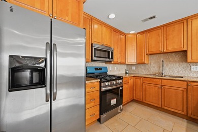 Welcome home to this fabulous 3-bedroom, 2.5-bath townhome - photo 11
