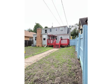 This 4-bedroom house features well-kept and well-maintained - photo 2