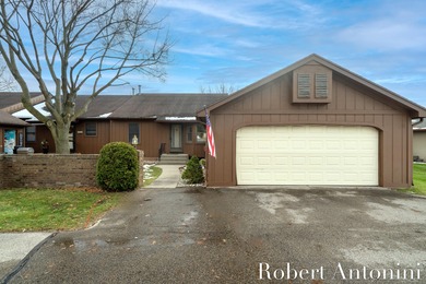 (private lake, pond, creek) Condo For Sale in Grand Rapids Michigan