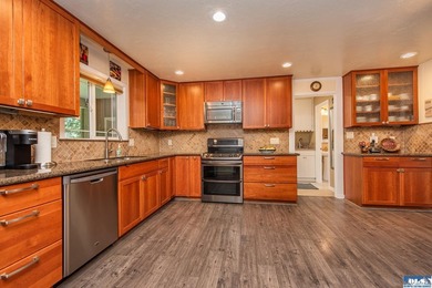 Private 1.7-acre retreat minutes from Sequim, wrapped in - photo 2