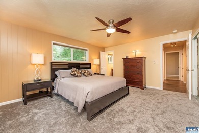 Private 1.7-acre retreat minutes from Sequim, wrapped in - photo 3