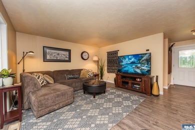 Private 1.7-acre retreat minutes from Sequim, wrapped in - photo 4