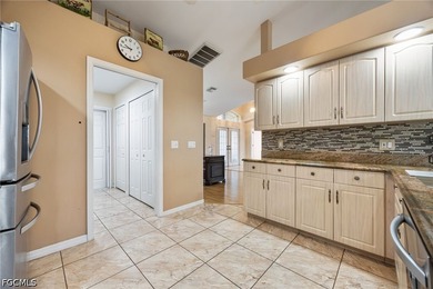 Welcome to this beautifully maintained 3-bedroom + den, 2-bath - photo 15