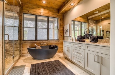 Welcome to Oakwood Estates, a bespoke mountain estate where - photo 17