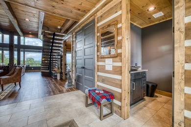 Welcome to Oakwood Estates, a bespoke mountain estate where - photo 19