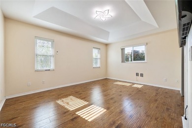 Welcome to this beautifully maintained 3-bedroom + den, 2-bath - photo 25