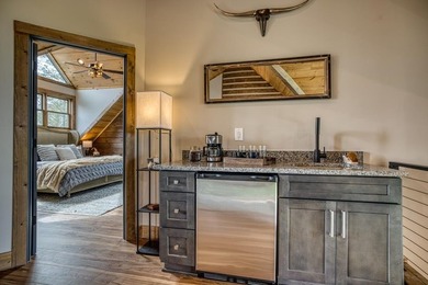 Welcome to Oakwood Estates, a bespoke mountain estate where - photo 27