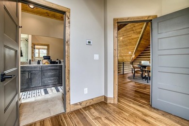 Welcome to Oakwood Estates, a bespoke mountain estate where - photo 29
