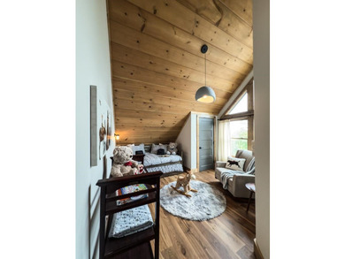 Welcome to Oakwood Estates, a bespoke mountain estate where - photo 35