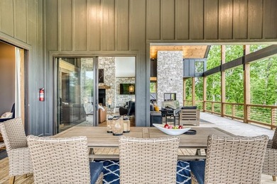 Welcome to Oakwood Estates, a bespoke mountain estate where - photo 36