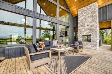 Welcome to Oakwood Estates, a bespoke mountain estate where - photo 38