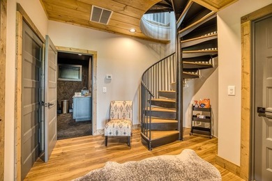 Welcome to Oakwood Estates, a bespoke mountain estate where - photo 42