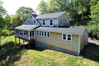 I am pleased to present this beautiful mid-19th-century home - photo 3
