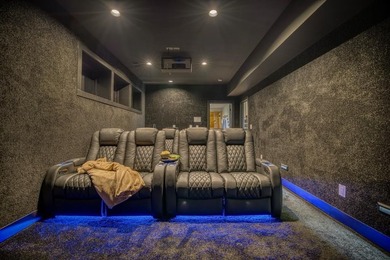 Welcome to Oakwood Estates, a bespoke mountain estate where - photo 44
