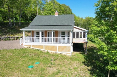 I am pleased to present this beautiful mid-19th-century home - photo 5