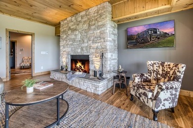 Welcome to Oakwood Estates, a bespoke mountain estate where - photo 50
