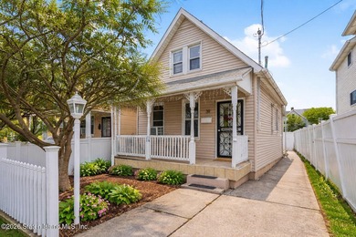 Welcome to 39 Post Lane! This 1-family detached, 3-bedrooms - photo 1