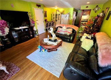 2 FAMILY 3 BEDROOM OVER 2 BEDROOM WITH FINISH BASEMENT PVT DRIVE - photo 3