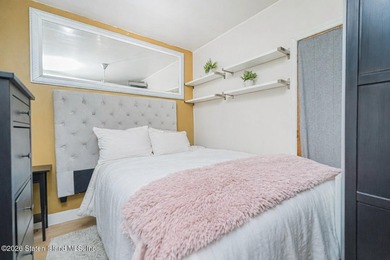 Welcome to 39 Post Lane! This 1-family detached, 3-bedrooms - photo 9