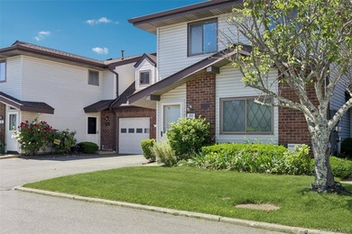 SPACIOUS UPPER UNIT 1100 SQ FT. NEW WINDOWS, UPGRADED INTERIOR - photo 2