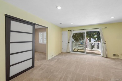 SPACIOUS UPPER UNIT 1100 SQ FT. NEW WINDOWS, UPGRADED INTERIOR - photo 4