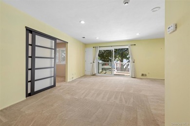 SPACIOUS UPPER UNIT 1100 SQ FT. NEW WINDOWS, UPGRADED INTERIOR - photo 5