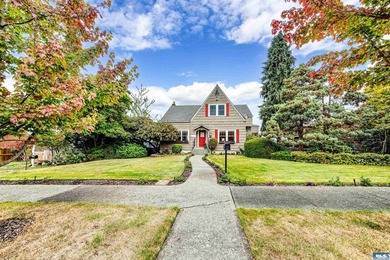 A true timeless 1937 classic craftsman with sweeping - photo 6