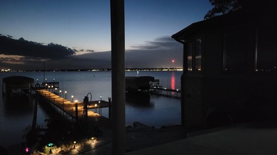 The ultimate lakefront oasis awaits you at 616 Lakeshore Dr - photo 17