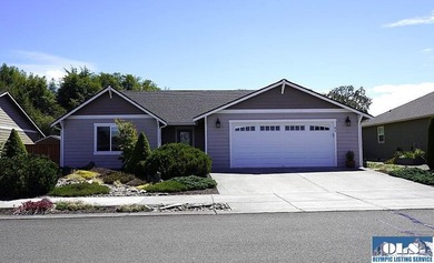 Quality built one level mountain view home in desirable Sequim - photo 1