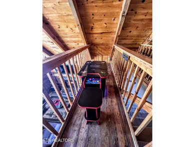 Private mountain cabin situated on approximately 0.88 acres in - photo 23