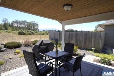 Quality built one level mountain view home in desirable Sequim - photo 4