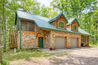 The Stone House on Lac Courte Oreilles offers timeless - photo 7